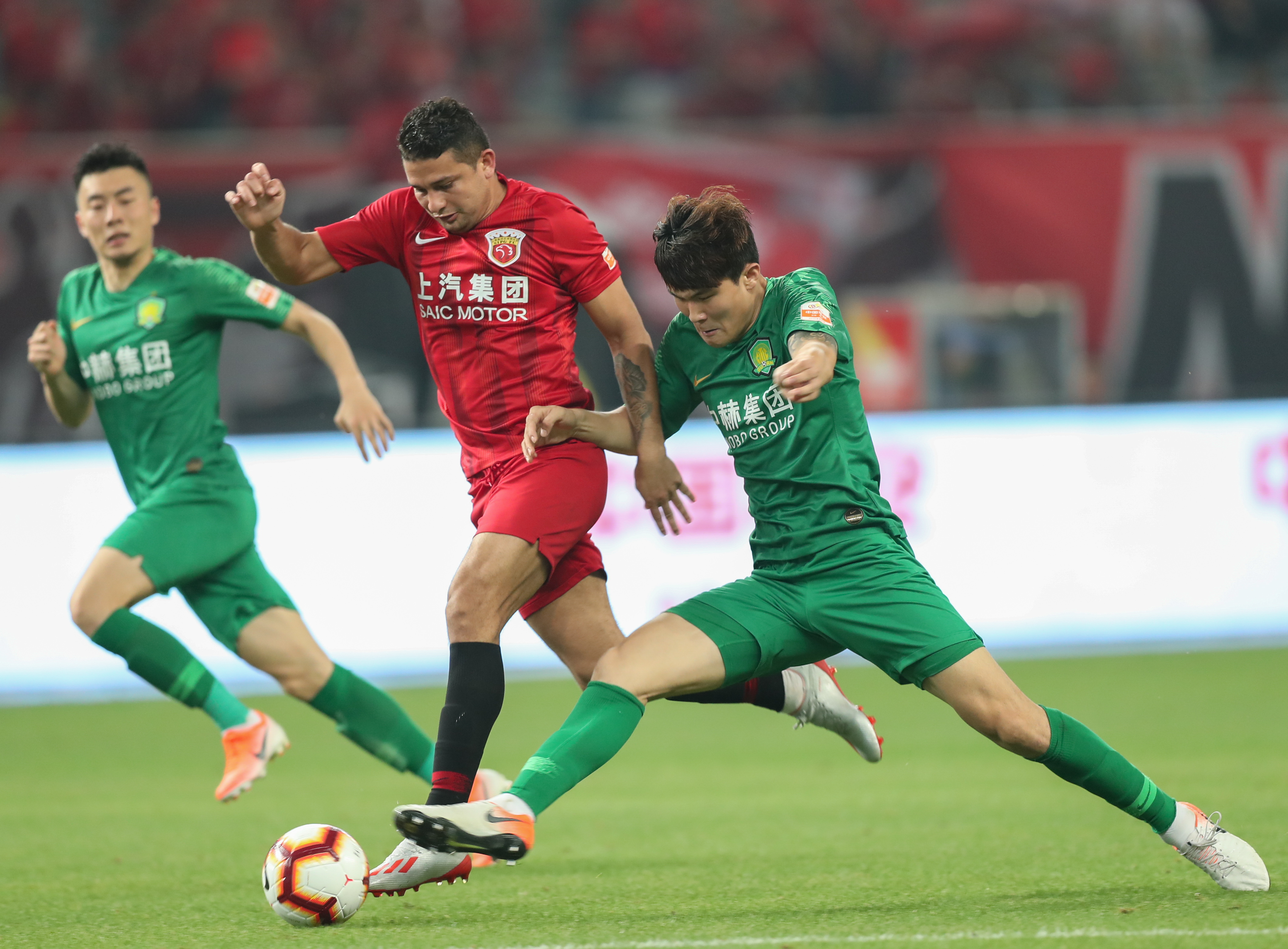 记者：斯图加特开始谈法比奥-维埃拉，阿森纳要价3000-3500万（记者称斯图加特启动引进法比奥-维埃拉的谈判，阿森纳标价3000至3500万）