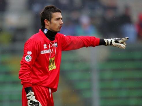 米体：家乡球队维亚雷焦深陷低迷，里皮对球员讲话鼓励他们（米体：维亚雷焦陷低谷，里皮向全队致辞鼓劲）