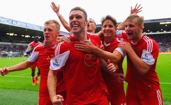 荷兰女国脚罗尔德公开谈论与女友恋情，两人曾因亲密照片受批评