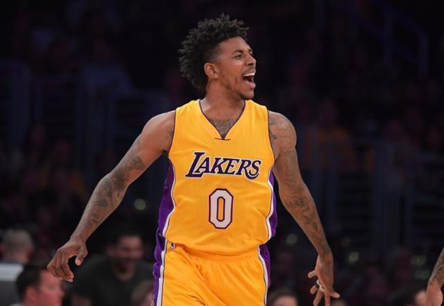 尤文公布客战那不勒斯大名单：伊尔迪兹领衔，弗拉霍维奇缺席（尤文出征那不勒斯名单出炉：伊尔迪兹领衔，弗拉霍维奇缺阵）