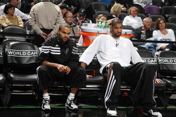 篮球篮网替补控卫连续两场表现亮眼（篮网替补控卫连续两战发挥出色）