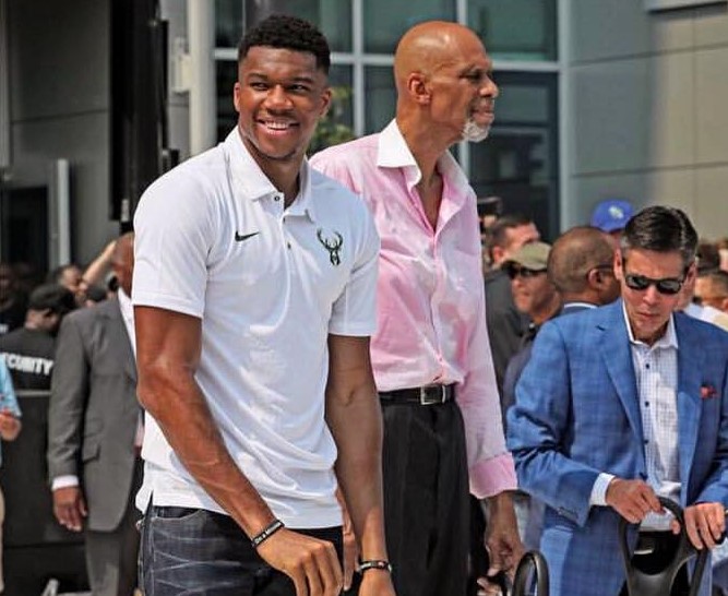 德转评年度最佳前锋：登贝莱、哈兰德、凯恩、姆巴佩入围（德转年度最佳前锋候选名单出炉：姆巴佩、哈兰德、凯恩、登贝莱上榜）