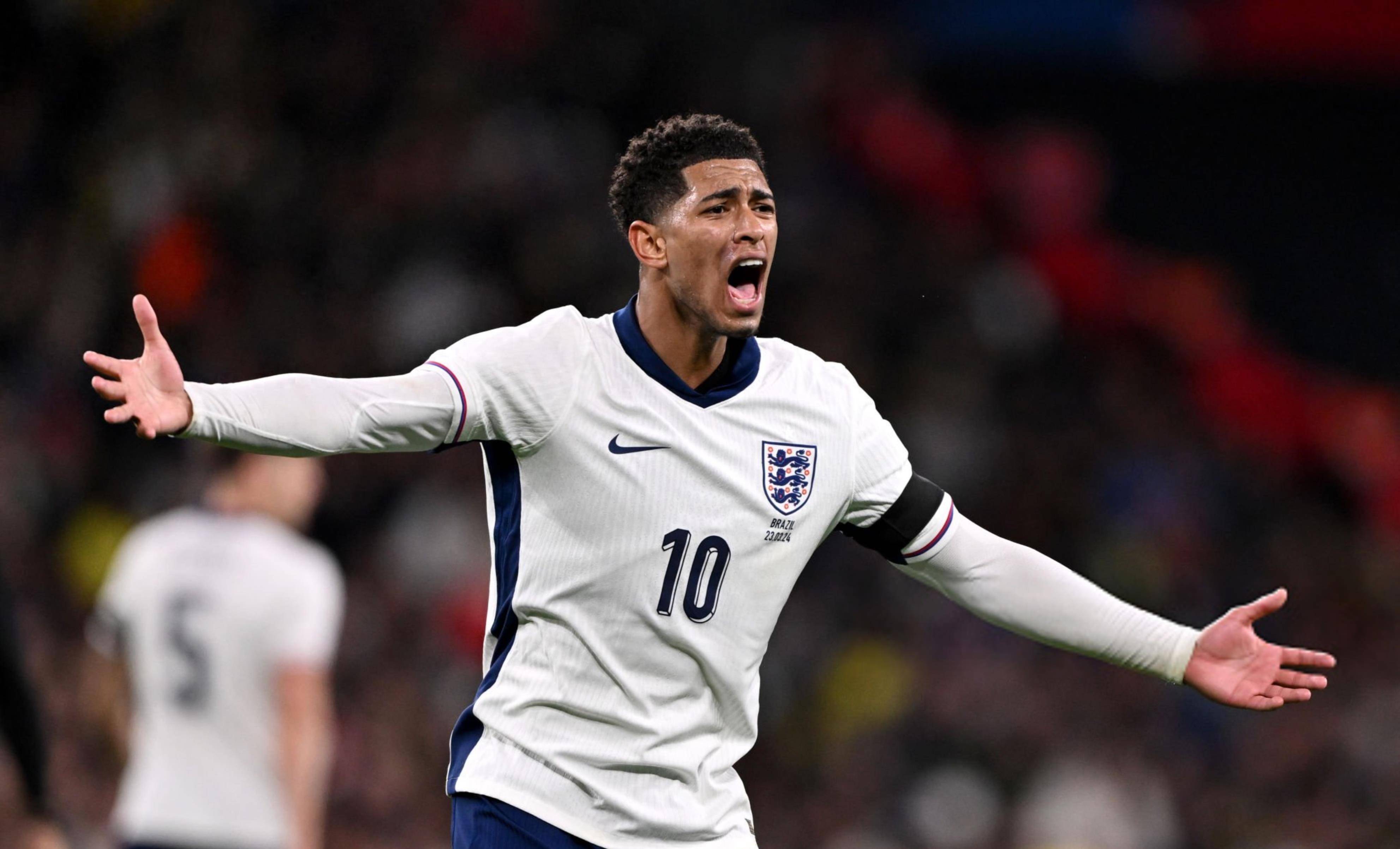 近10场欧冠仅1场进球，莱万遭遇生涯欧冠最长6场进球荒（欧冠近10战仅1球，莱万陷入生涯欧冠最长6场连续未破门）