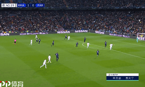 邮报：伯恩茅斯后卫塞内西与女足后卫鲍尔斯成英超新明星情侣